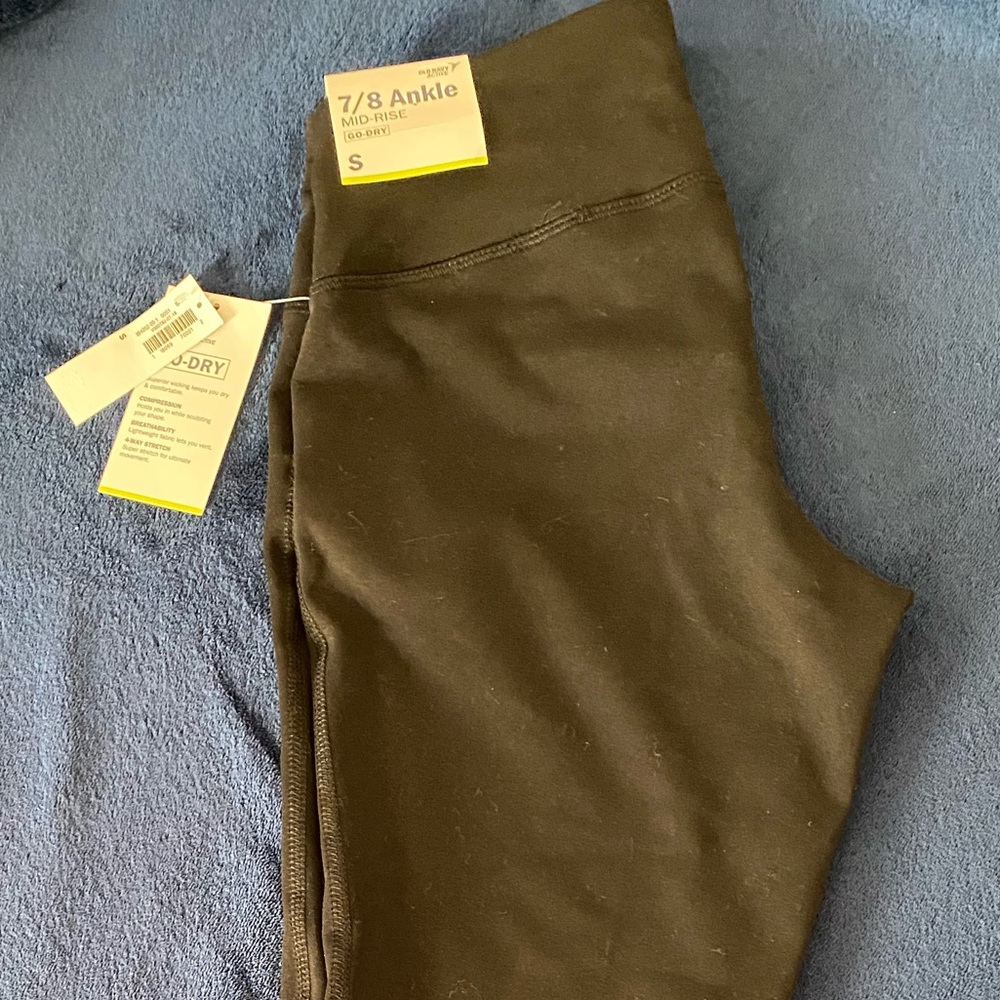 NWT Old Navy 7/8 Mid-Rise Compression Leggings